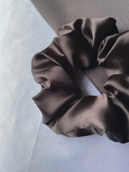 Black Scrunchie (Regular)