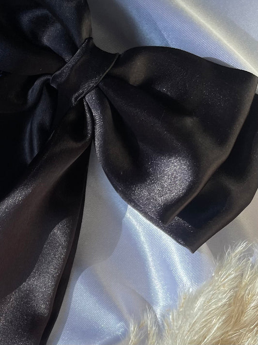 Black Long Tail Bow