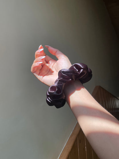 Black Scrunchie (Regular)