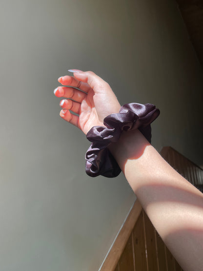 Black Scrunchie (Regular)