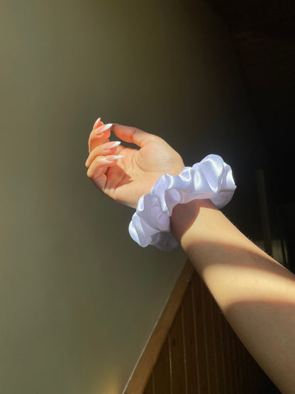 White Scrunchie (Regular)
